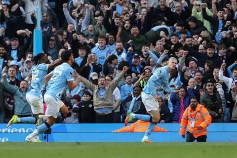 يواصل الزحف نحو اللقب.. مانشستر سيتي يلقن أرسنال درسًا قاسيًا في قمة الدوري الإنجليزي